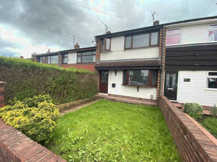 3 Bedroom Town House To Rent In Hawkshead Drive, Royton, OL2