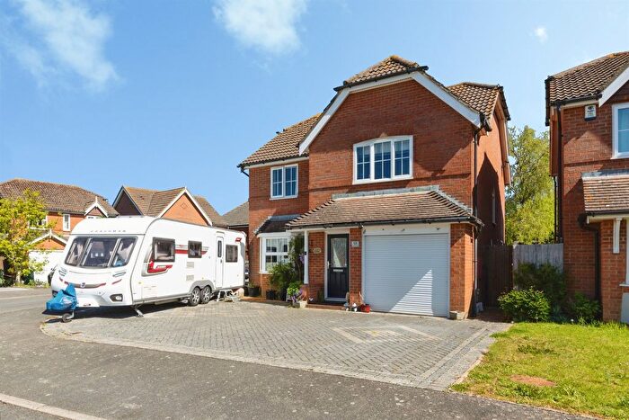 4 Bedroom Detached House For Sale In Molloy Road, Shadoxhurst, Ashford, TN26