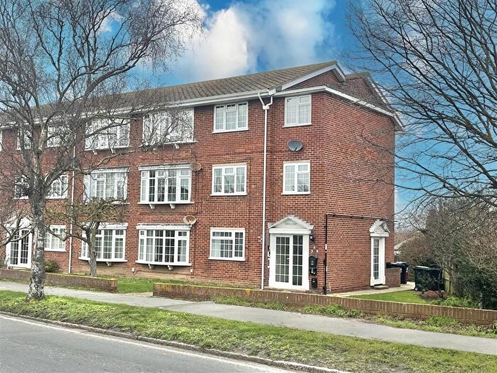 2 Bedroom Flat For Sale In Turpins Court, Holland Road, Holland-On-Sea, CO15