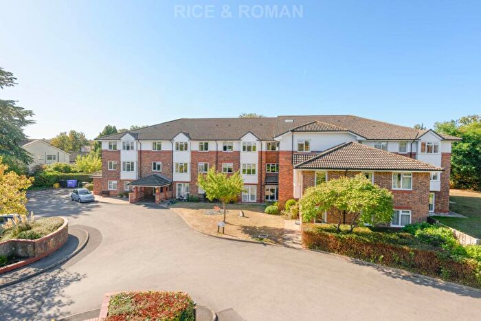 1 Bedroom Retirement Property For Sale In Cedar Court, Addlestone, KT15