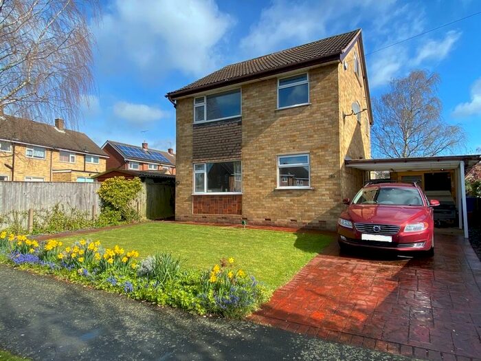 4 Bedroom House To Rent In Hardwick Avenue, Allestree, DE22