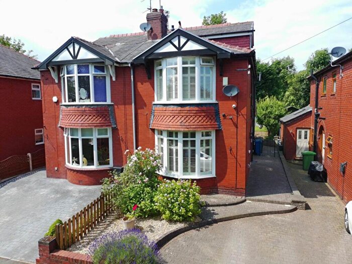3 Bedroom Semi Detached House For Sale In Heights Lane, Chadderton, OL1