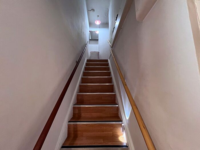 2 Bedroom Flat For Sale In Griffin Road, London, N17