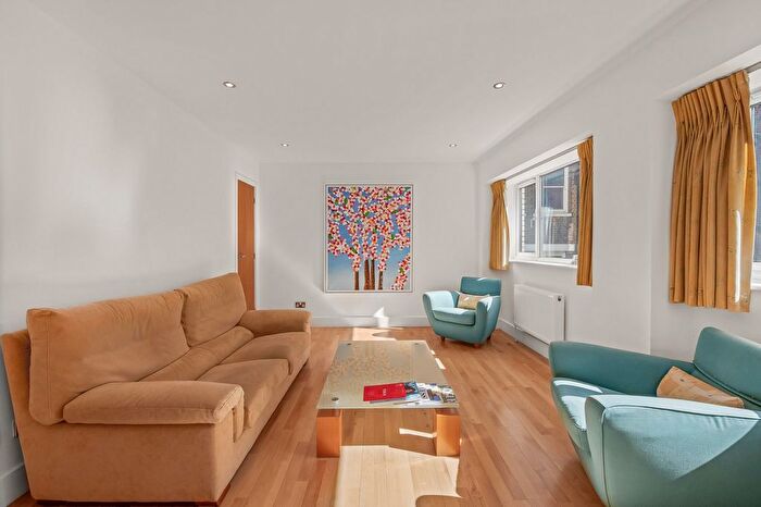 2 Bedroom Flat For Sale In St. Martin's Lane, Charing Cross, WC2N - Photo 7