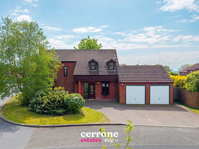 4 Bedroom Detached House For Sale In Brookfield Close, Hunt End, Redditch, B97