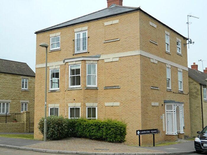 2 Bedroom Flat To Rent In Meadow Lane, Witney, OX28