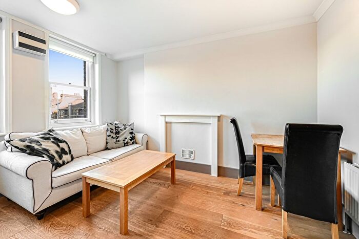 1 Bedroom Flat To Rent In Cleveland Street, London, W1T
