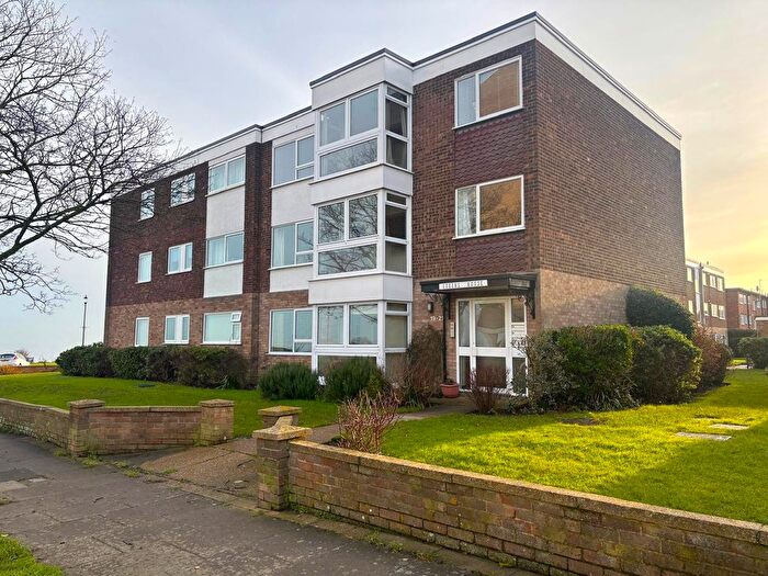 2 Bedroom Flat To Rent In Queens Road, Frinton-On-Sea, CO13