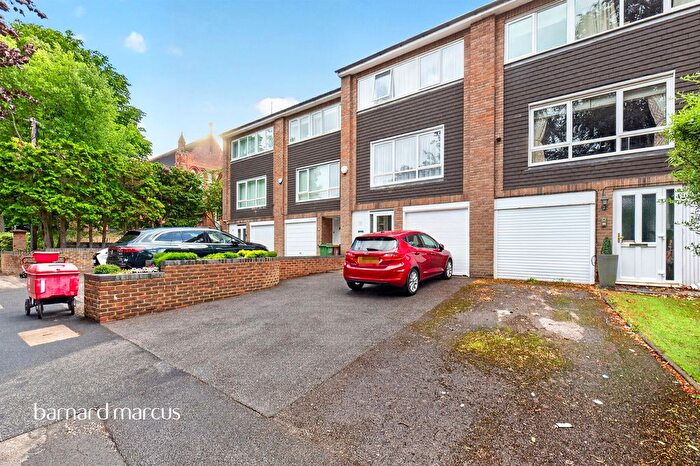 4 Bedroom Property For Sale In Christchurch Park, Sutton, SM2