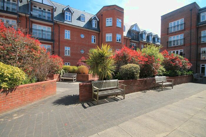 Studio To Rent In Leret Way, Leatherhead KT22