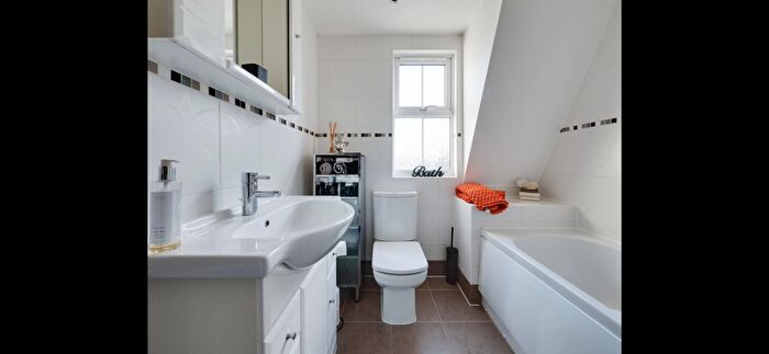 2 Bedroom Flat To Rent In Apartment, Great Clowes Street Manchester, M7