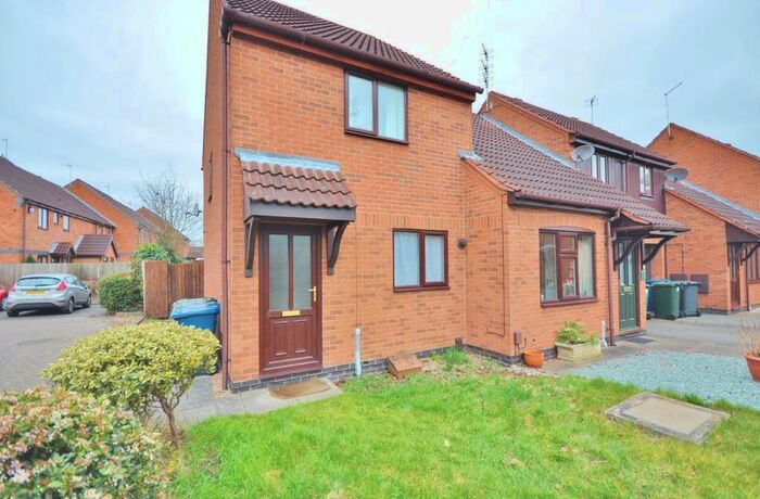 2 Bedroom End Of Terrace House To Rent In Herons Court, West Bridgford, NG2