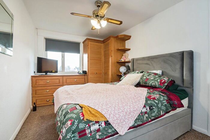 3 Bedroom Terraced House For Sale In Mead Close, Romsey, SO51