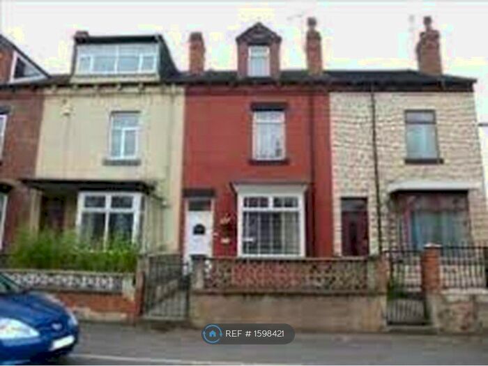 4 Bedroom Terraced House To Rent In Salisbury View, Leeds, LS12