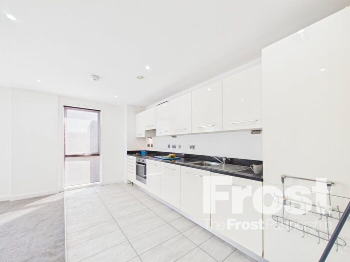 2 Bedroom Apartment To Rent In Railway Terrace, Slough, Berkshire, SL2