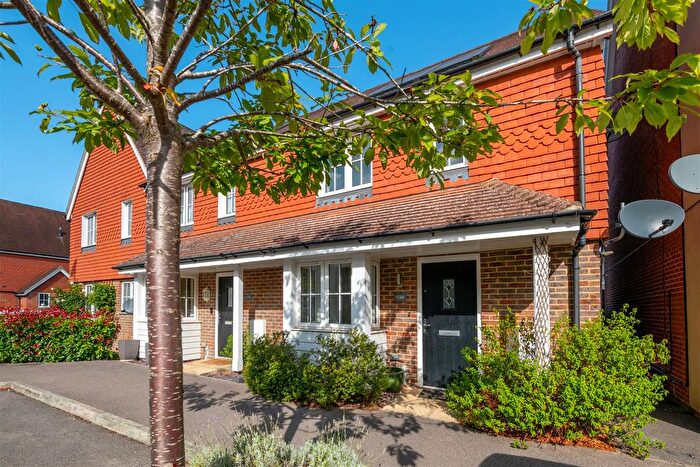 3 Bedroom End Of Terrace House For Sale In Brookfield Drive, Horley, RH6