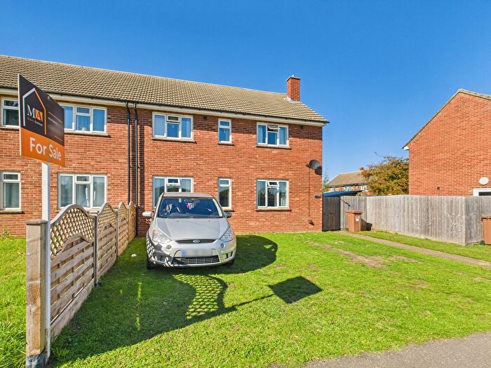 3 Bedroom Semi-detached House For Sale In Elm Road, Upper Marham, King's Lynn, PE33