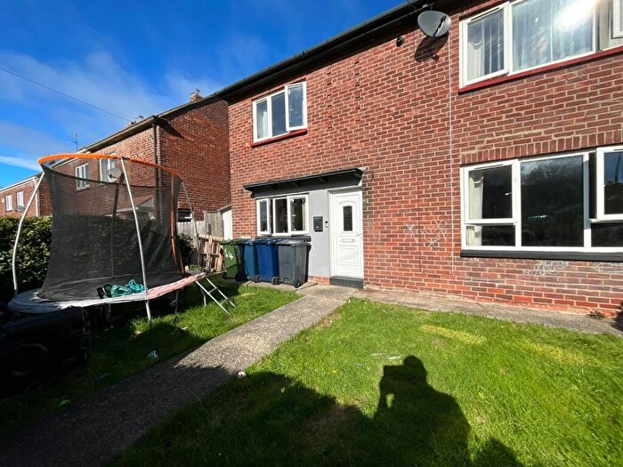 3 Bedroom Semi Detached House For Sale In Trent Drive, Jarrow, NE32