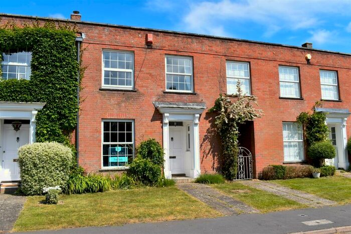 3 Bedroom Terraced House To Rent In Wykeham Place, Lymington, SO41