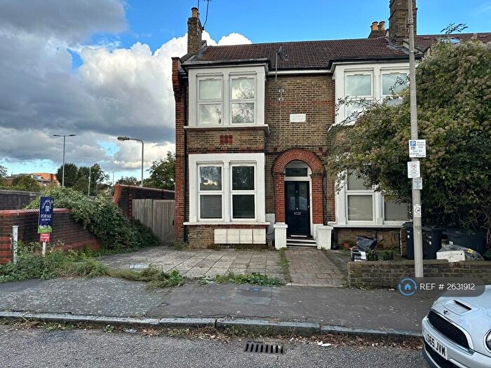2 Bedroom Flat To Rent In Selsdon Road, London, E11