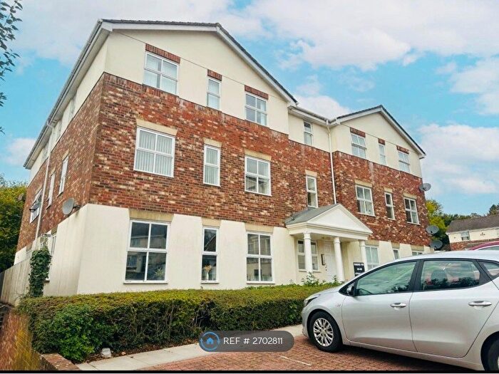 2 Bedroom Flat To Rent In Cotehele Drive, Paignton, TQ3