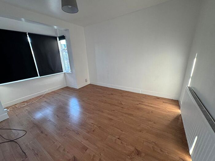 1 Bedroom Flat To Rent In Ilford Lane, Ilford, IG1