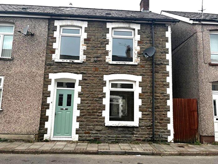 2 Bedroom House To Rent In Alexandra Place, Newbridge, NP11