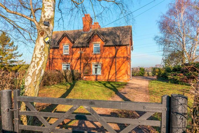 2 Bedroom Semi-Detached House To Rent In Stragglethorpe Road, Cotgrave, Nottinghamshire, NG12