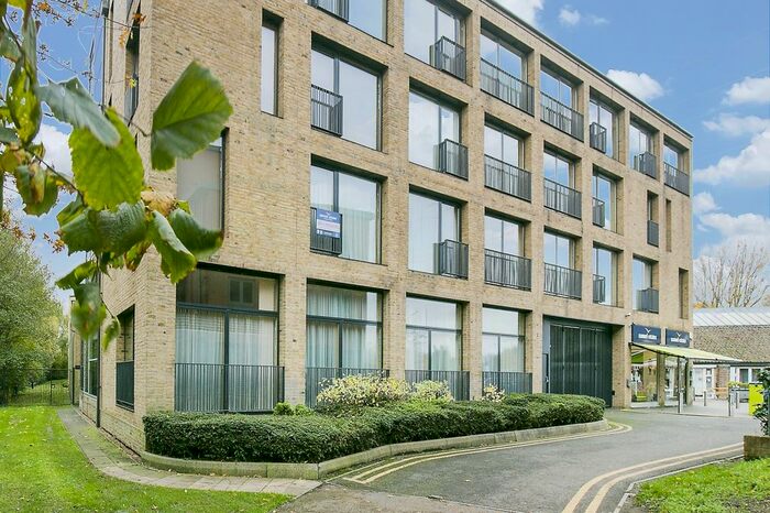 1 Bedroom Flat To Rent In Watermill Way, Colliers Wood, London, SW19