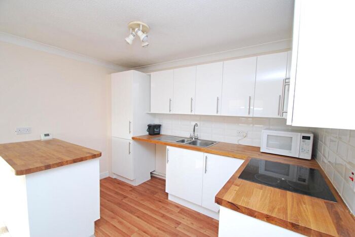 2 Bedroom Flat To Rent In Tyning Lane, Bath, BA1