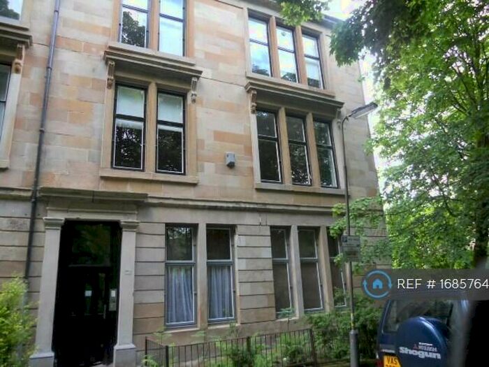 3 Bedroom Flat To Rent In La Crosse Terrace, Glasgow, G12
