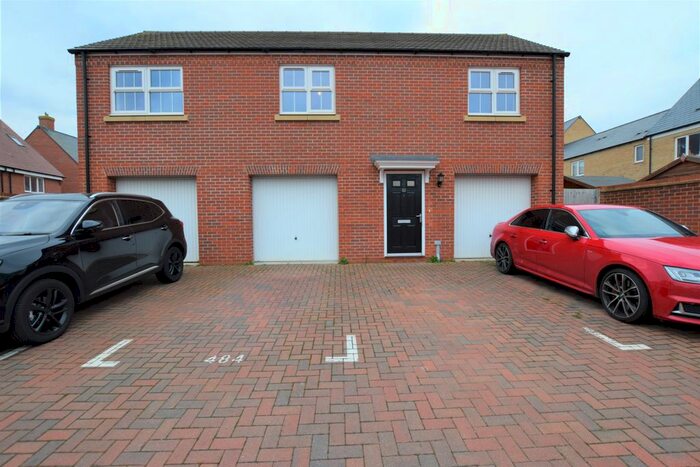 2 Bedroom Detached House To Rent In Caravan Site, Stratton Park Drive, Biggleswade SG18