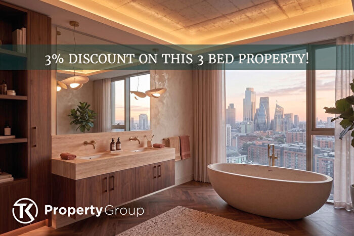 3 Bedroom Apartment For Sale In Manchester, Salford, (), M5