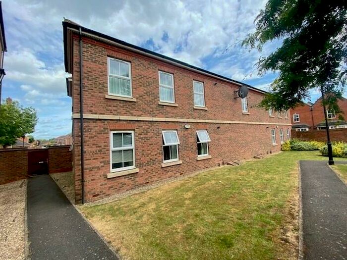 2 Bedroom Apartment To Rent In Knightsbridge Place, Fairford Leys, Aylesbury, HP19