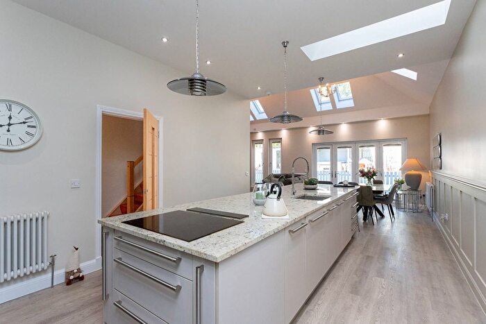 4 Bedroom Detached House For Sale In Venturefair Avenue, Dunfermline, Fife, KY12