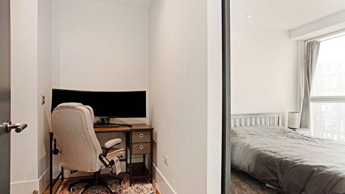 1 Bedroom Flat For Sale In High Street, London, CR0