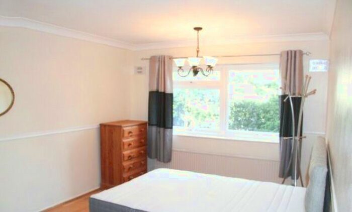 2 Bedroom Flat To Rent In Richmond Court, 2 Queens Road KT2