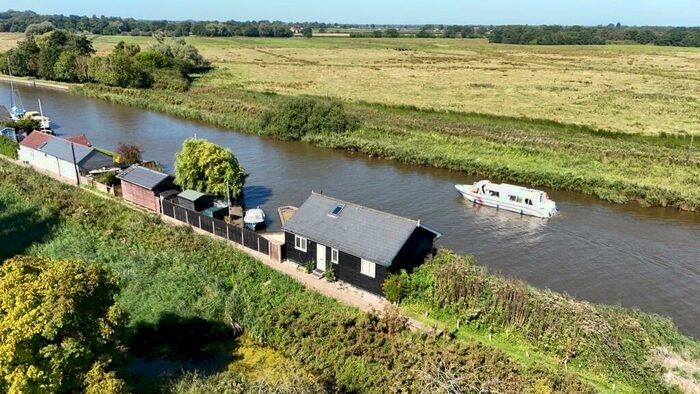 2 Bedroom Detached Bungalow For Sale In Repps With Bastwick, NR29