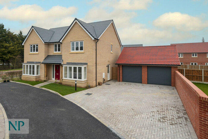 5 Bedroom Detached House To Rent In Went Mews, Weeley, CO16