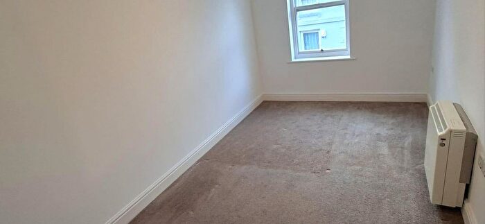 1 Bedroom Flat To Rent In Market Street, Haverfordwest, SA61