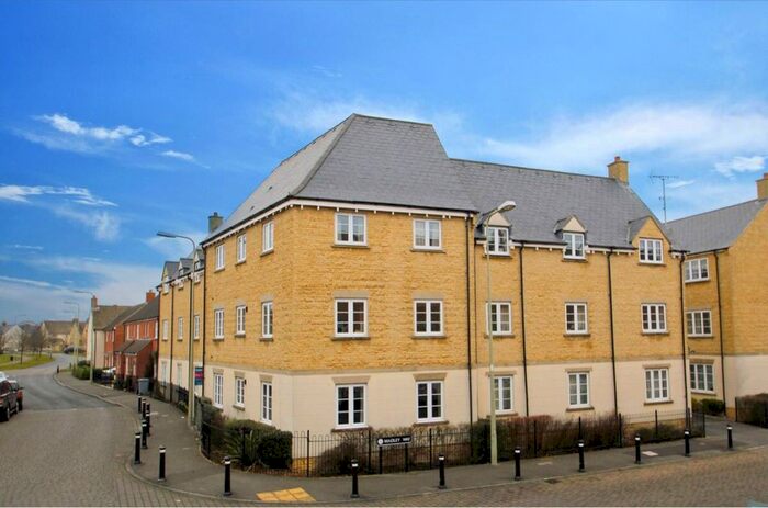 2 Bedroom Flat To Rent In Harvest Grove, Witney, Oxfordshire OX28