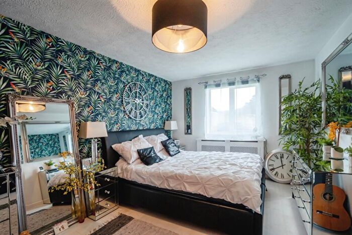 1 Bedroom Flat For Sale In Elmer Road, Bognor Regis, PO22