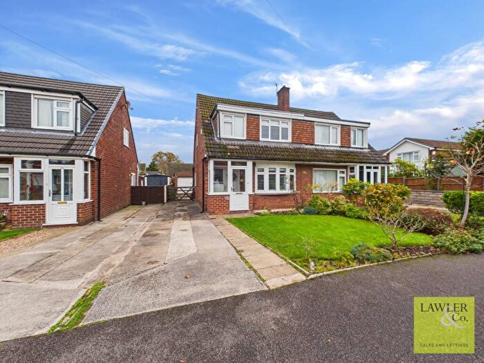 3 Bedroom Semi Detached House For Sale In Kenilworth Drive, Hazel Grove, Stockport, Cheshire, SK7