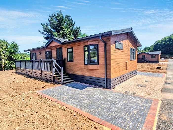 2 Bedroom Park Home For Sale In Nadine's Country Park, Half Moon Village, Newton St Cyres, Exeter, EX5