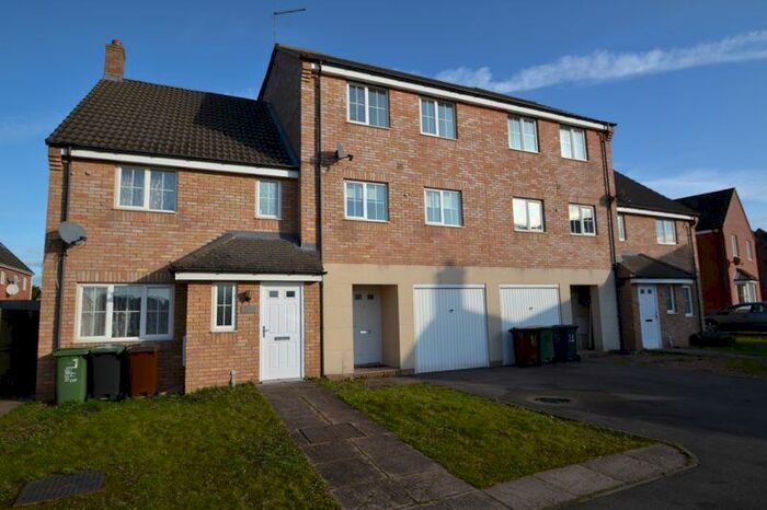 3 Bedroom Terraced House To Rent In Bunting Road, Corby, NN18