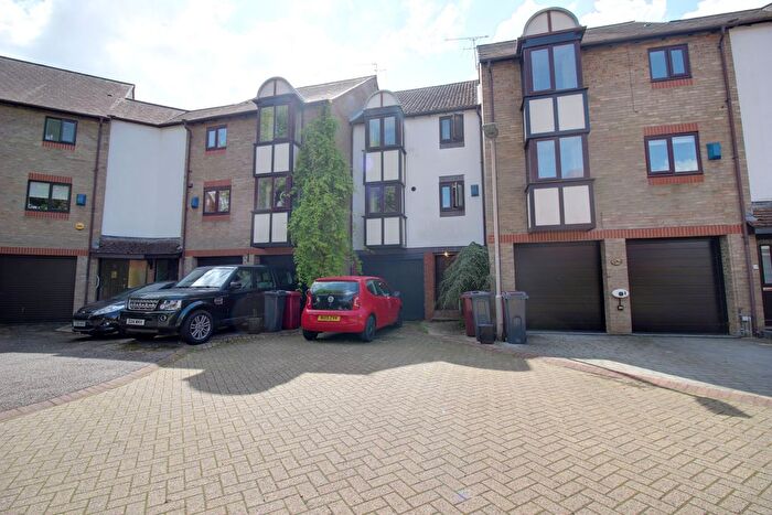 4 Bedroom Town House To Rent In Heron Island Caversham, Reading, RG4