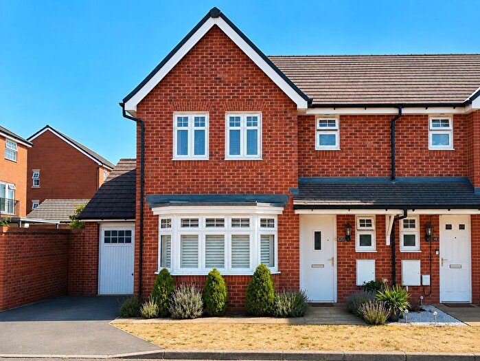 3 Bedroom Semi-detached House For Sale In Eamer Crescent, Wokingham, Berkshire, RG41