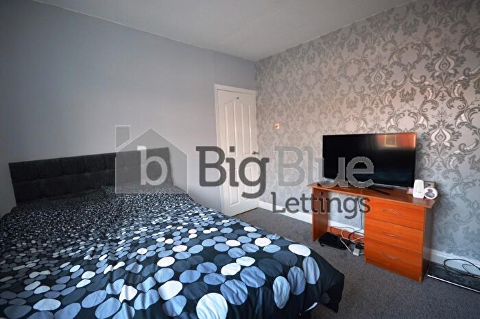 5 Bedroom House To Rent In Park View Grove, Leeds, LS4