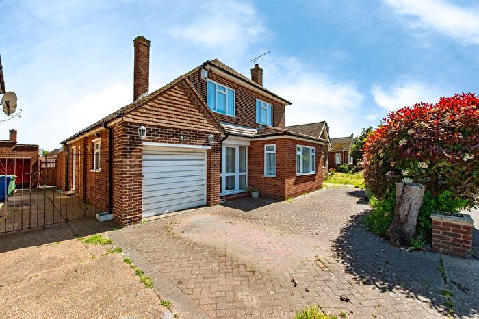 3 Bedroom Semi-detached House For Sale In Heath Road, Grays, RM16