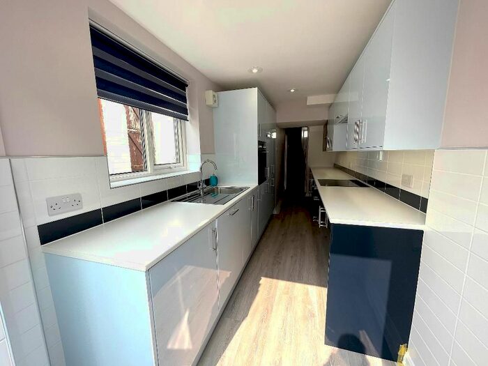 2 Bedroom End Of Terrace House To Rent In Railway Street, Brighton, East Sussex, BN1